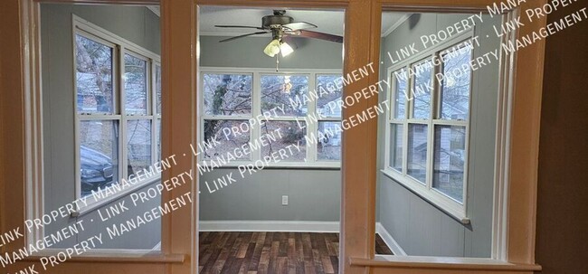 Building Photo - Renovated 3 Bedroom 2 bath Home with separ...