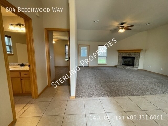 Foto del edificio - 804 Beechwood Way