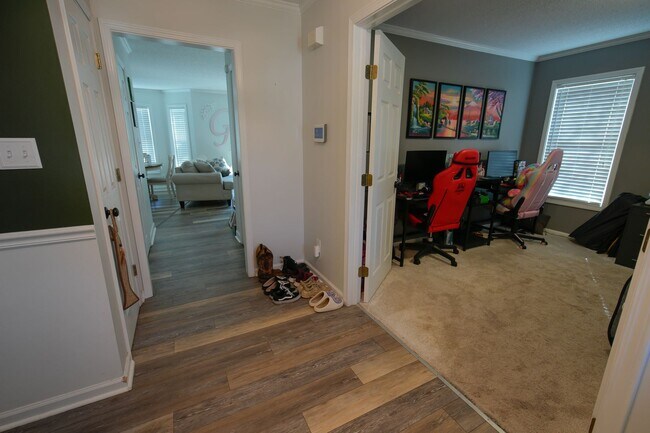 Foto del edificio - 218 English Walnut Dr