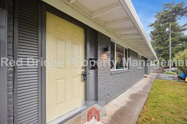 Building Photo - 3442 SE 8th Ave