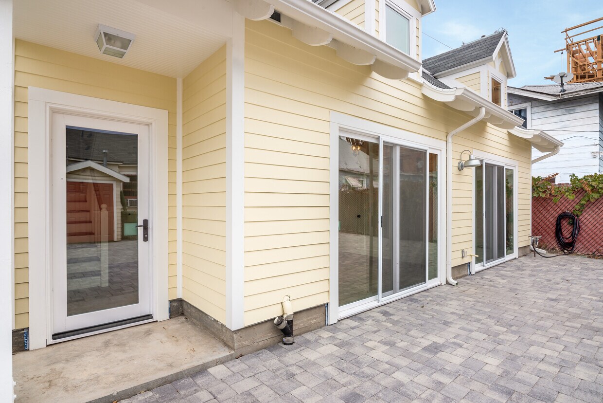 1233 N Gower St, Los Angeles, CA 90038 House Rental in Los Angeles, CA