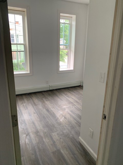 Room2 - 57 Carpenter Ave
