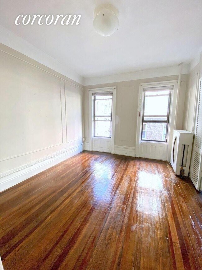 Building Photo - 507 W 111th St