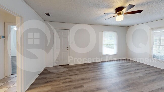 Building Photo - 7047 Red Bud Dr