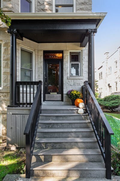Foto del edificio - 2948 N Fairfield Ave