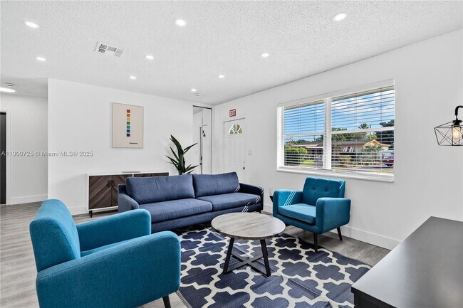 Building Photo - 7471 Hope St