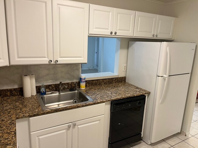 Photo - 4304 NW 9th Ave Apartment