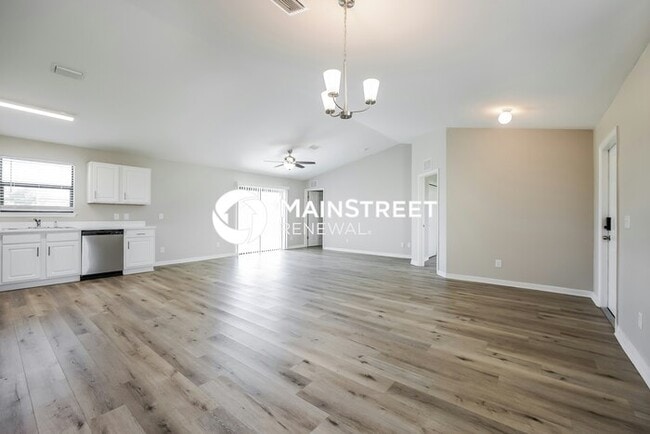 Building Photo - 4 Bedroom Pet-Friendly Home in Lehigh Acre...
