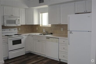 Building Photo - 1255 NE 128th St