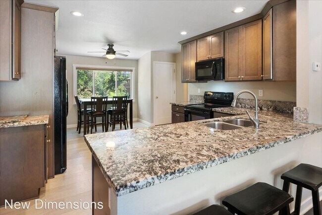 Foto del edificio - 4 br, 2 bath House - 320 Bartlett Street