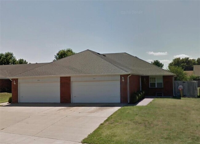 Building Photo - 2004 S Old Wire Rd