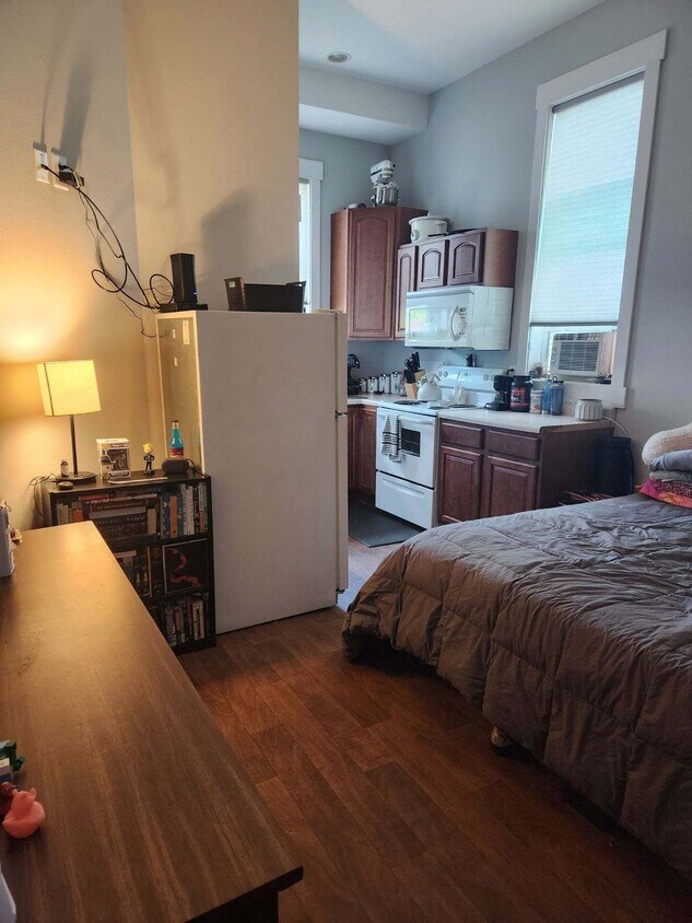 Primary Photo - 201 E Court St