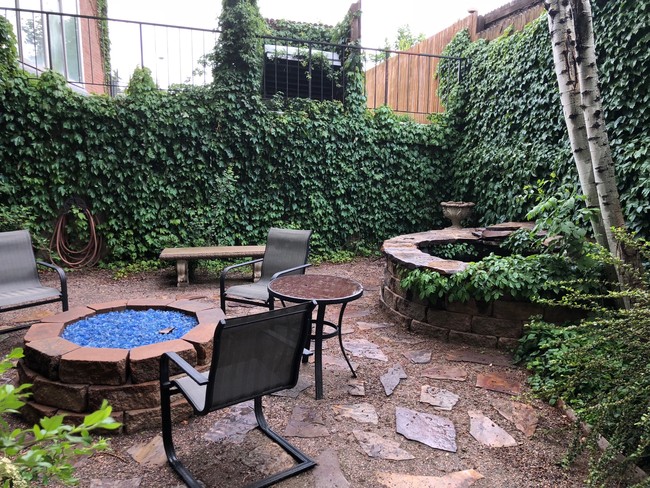 Community Garden w/ Gas Fire Pit - Manchester Apartments