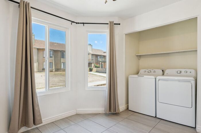 Foto principal - 5236 W Peoria Ave