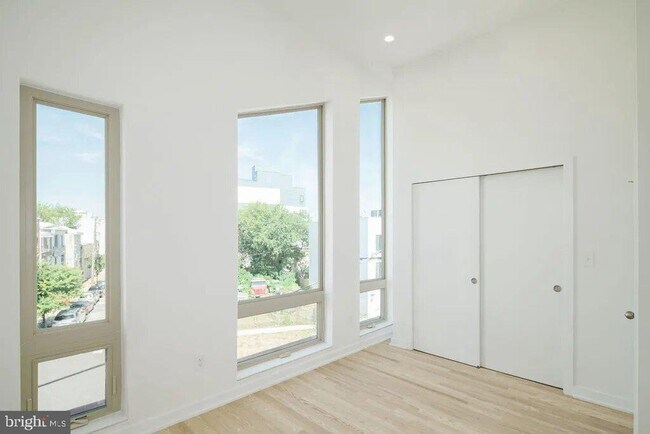 Foto del edificio - 2331 Frankford Ave