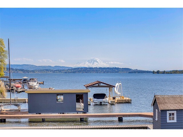 Building Photo - 12733 Holmes Point Dr NE
