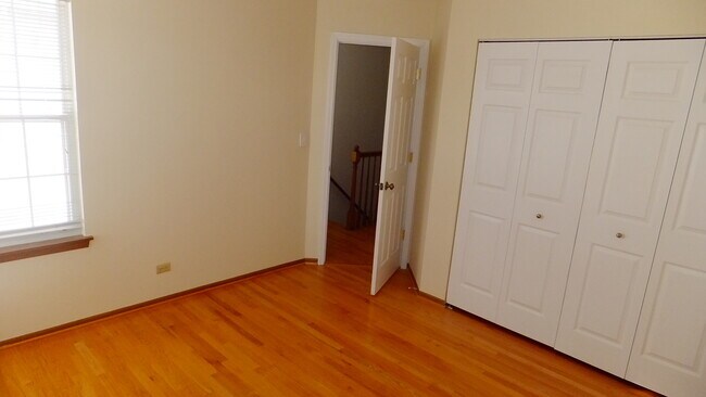 Foto del edificio - 367 Hunterdon Ct