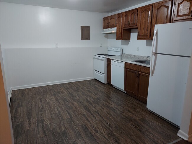 kitchen - 305 King Ave