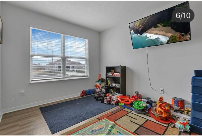 Building Photo - 380 Trinity Wy E