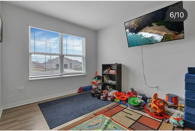 Foto del edificio - 380 Trinity Wy E