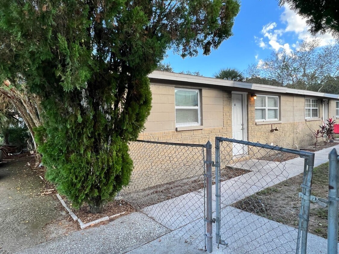 9403 Grandfield Rd Unit 9403 Grandfield Rd A, Thonotosassa, FL 33592