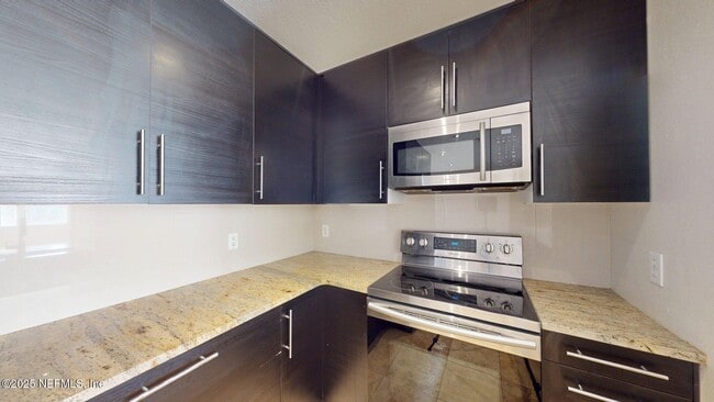 Foto del edificio - 8550 Touchton Rd