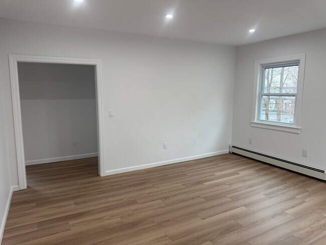 Building Photo - 21 Continental Pl