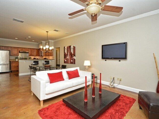 Foto del edificio - 907 Ellingson Ln