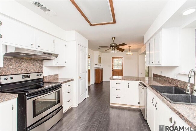 Building Photo - 7570 Latimer Dr