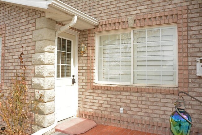 Building Photo - 1155 S 150 W