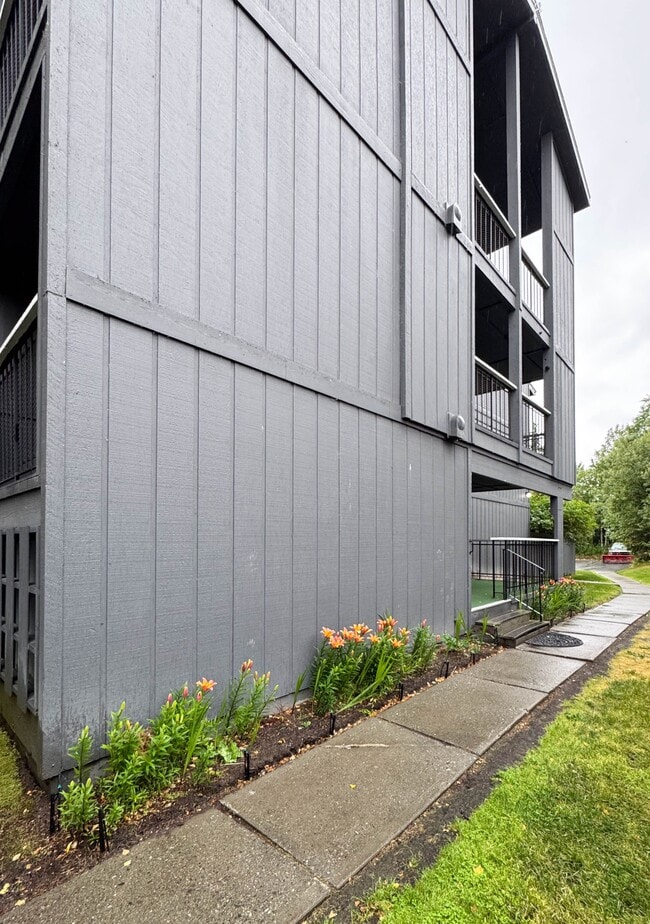Building Photo - 2245 Minerva Way