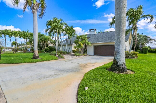 Building Photo - ** BEAUTIFUL FURNISHED or UNFURNISHED LELY...