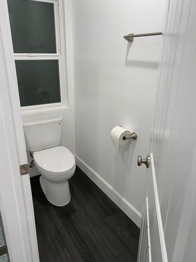 Bathroom - 5754 Troost Ave