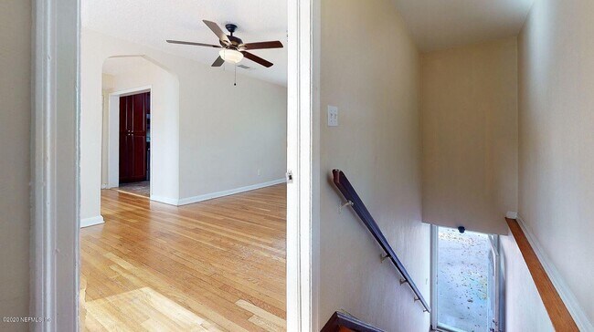 Foto del edificio - 1274 Belmont Terrace