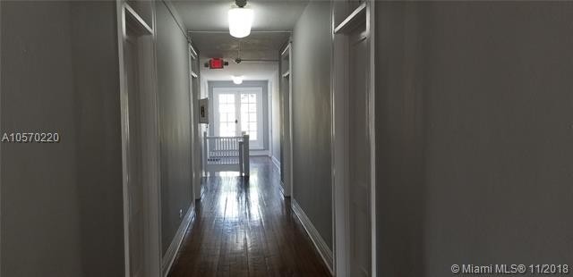 Foto del edificio - 320 Mendoza Ave