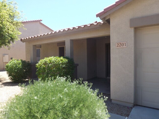 Foto del edificio - 2201 E Yuma Ave