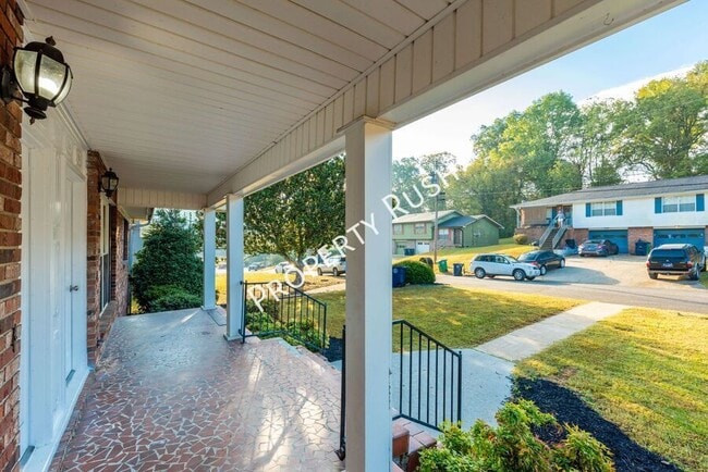 Building Photo - 3637 Missionaire Ave