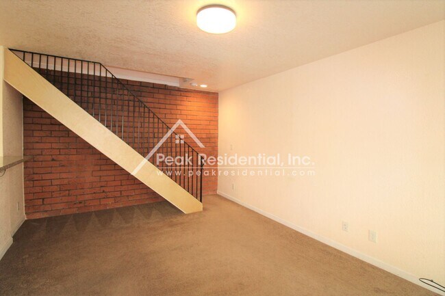 Building Photo - 2 br, 1 bath House - 73 La Fresa Ct #3