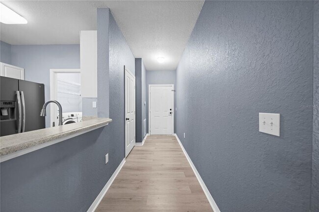 Building Photo - 3010 Hemingway Cir
