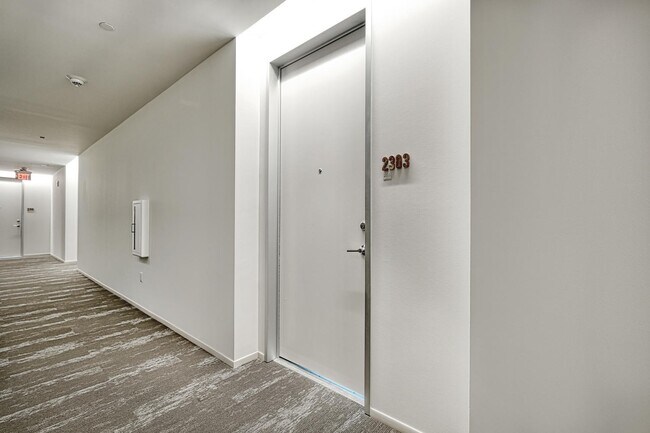 Building Photo - 301 West Ave. #2303