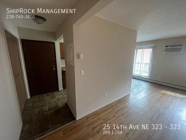 Building Photo - 25 14th Ave NE