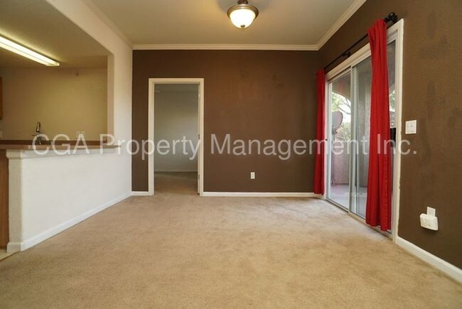 Building Photo - 10001 Woodcreek Oaks Blvd