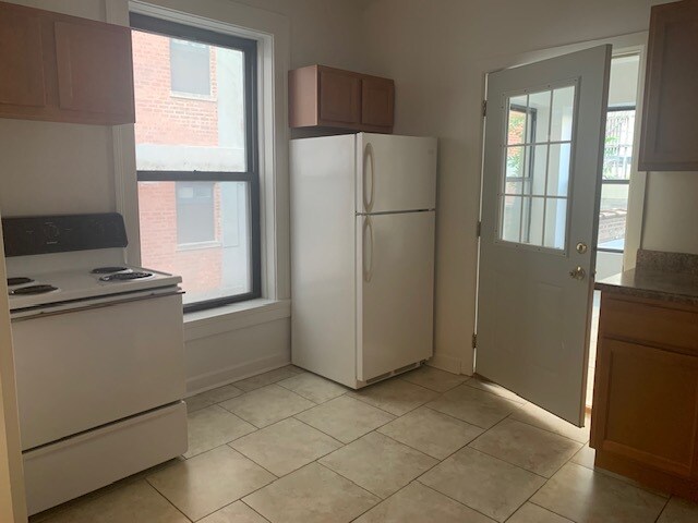 Foto del edificio - 3939 N Pine Grove Ave