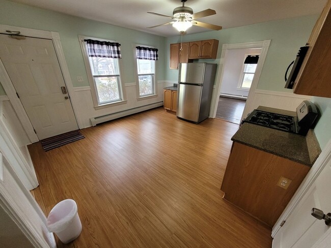 Building Photo - $2350 - 3 Bed / 1 Bath Condominium in Manchester's Somerville Neighborhood with 2 Car Off-Street ...