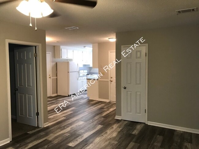 Foto del edificio - 571 Woodlow Rd