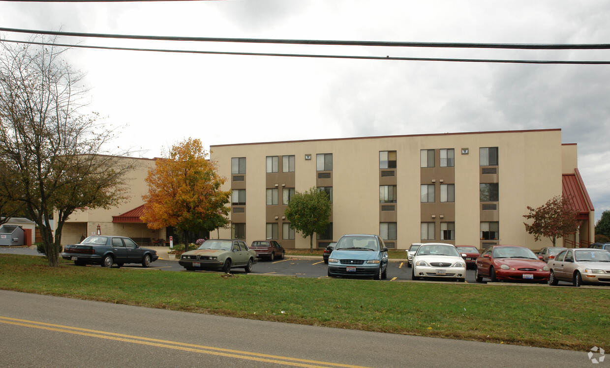 Building Photo - Putnam Howe Village