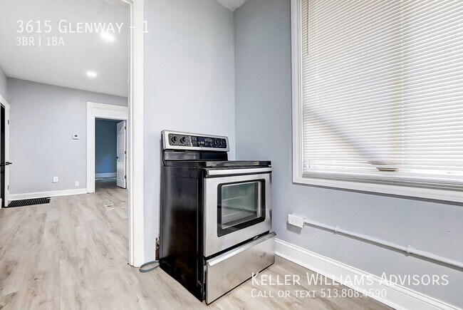 Foto del edificio - 3 bedroom, 2 story, updated apartment, ava...