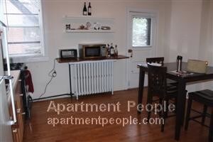 Building Photo - Lincoln Park Charm Convertible Studio