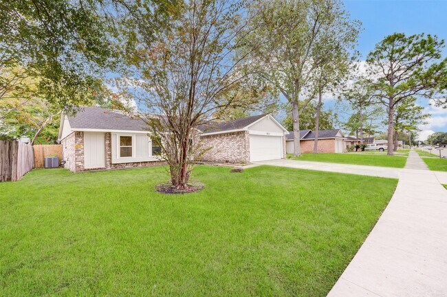 Foto del edificio - 1823 Grand Park Dr