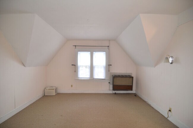 Building Photo - 100 Elmgrove Ave
